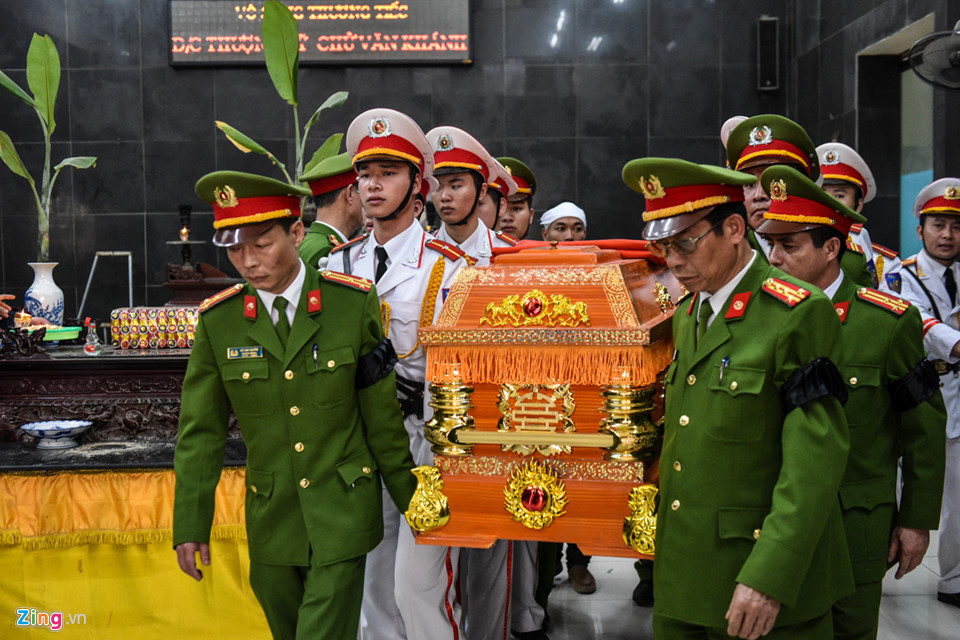 Người thân tiếc thương chiến sĩ PCCC thiệt mạng ở cao tốc Pháp Vân